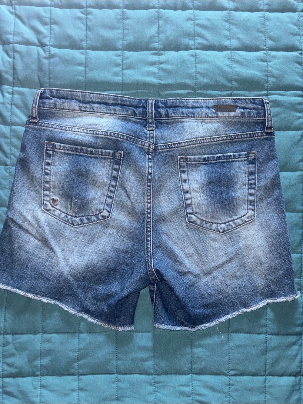 Kut from the Kloth Distressed Blue Denim Women’s Shorts 10 - Picture 4 of 7